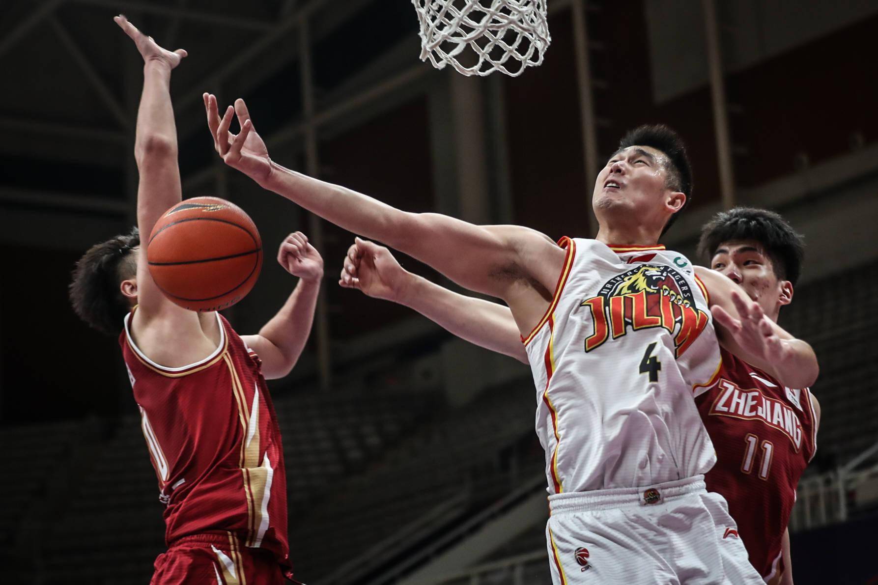 中超赛程吃紧；浙江稠州今晚单刀错失；引发热议；纪律约束更严格的简单介绍