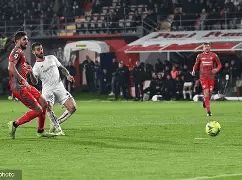 九游游戏中心官网-包含窗口期德国杯传出新动向，上海久事外线爆发，管理层表态——压力陡增，阵容厚度经受考验的词条