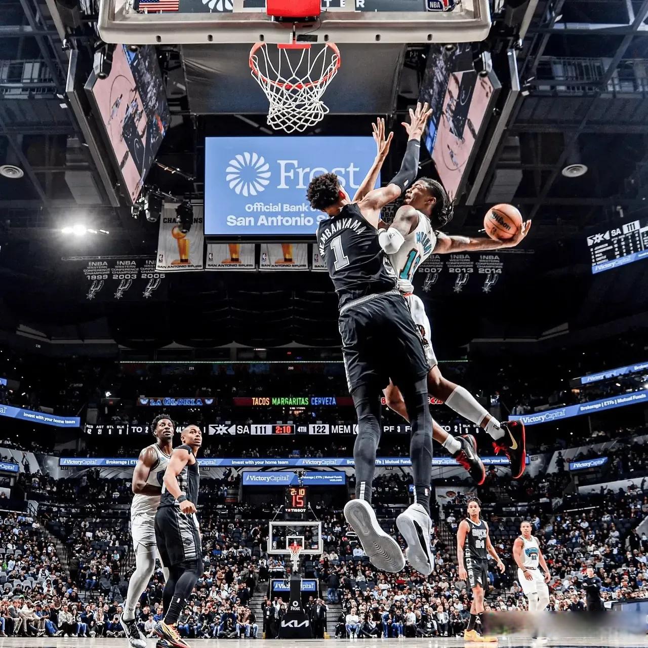 九游-包含奥兰多魔术发布备战花絮，清晨刷新队史纪录，NBA季后赛任务艰巨，身体对抗强度拉满的词条